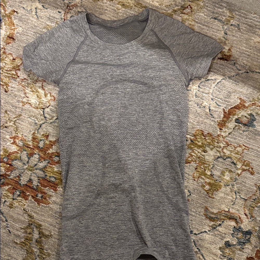 lululemon athletica Gray Short Sleeve Tee